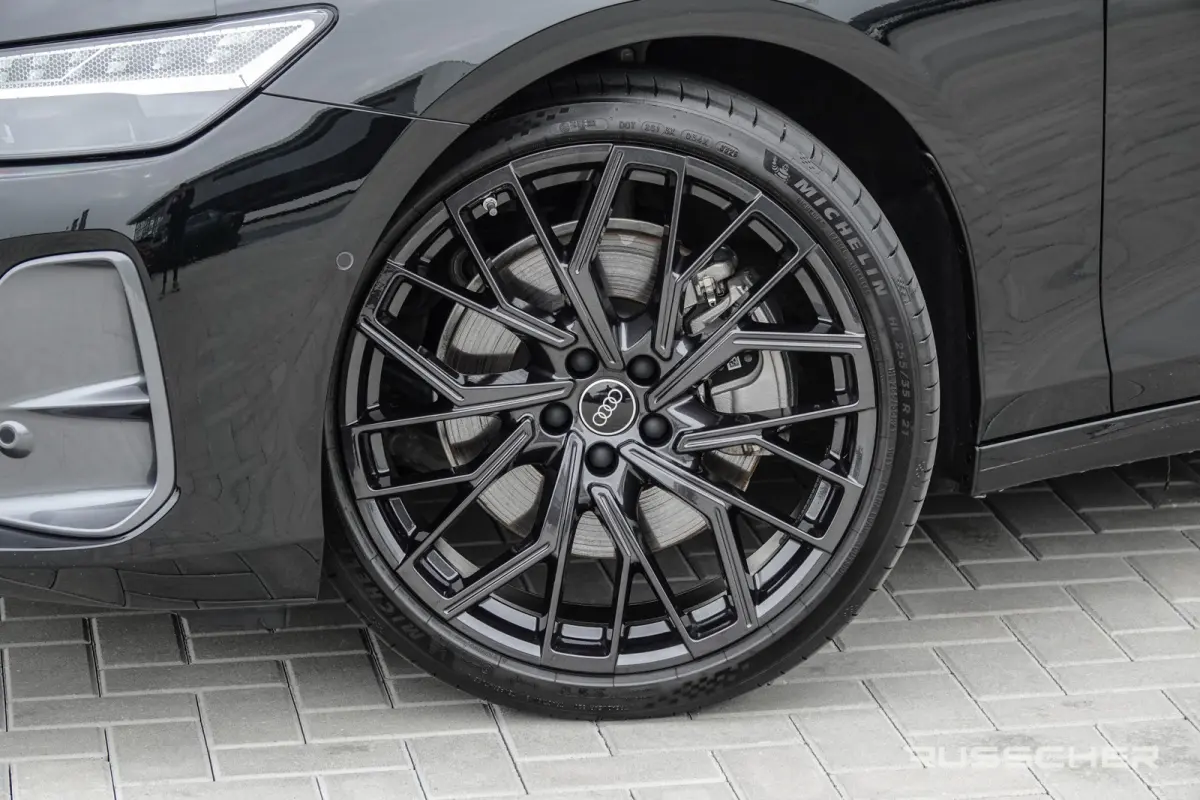 e-hybrid 299Pk | Advanced | Quattro | Plug-in Hybrid | MMI Bijrijdersdisplay | 360° Camera | Leder | 21''