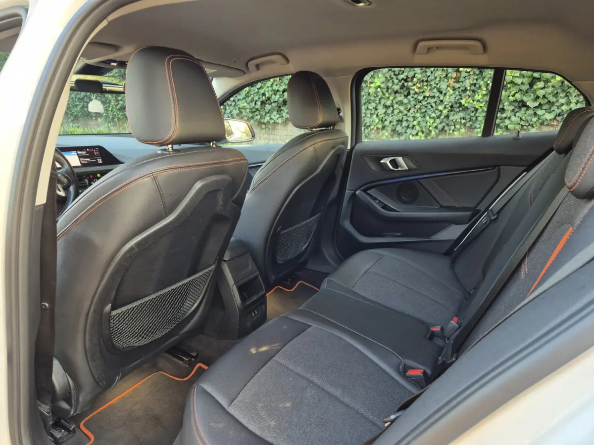 High Executive Achteruitrijcamera Cruise Navigatie CarPlay LM Velgen Sport stoelen