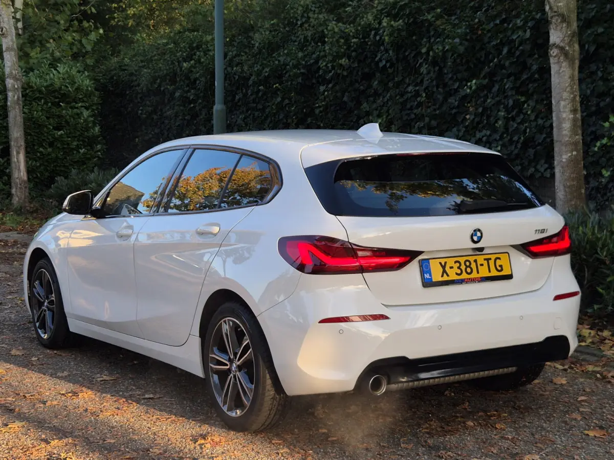 High Executive Achteruitrijcamera Cruise Navigatie CarPlay LM Velgen Sport stoelen
