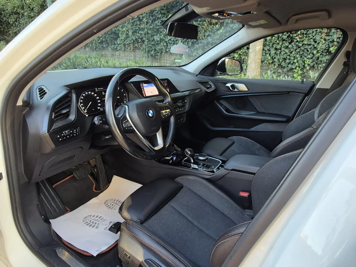 High Executive Achteruitrijcamera Cruise Navigatie CarPlay LM Velgen Sport stoelen