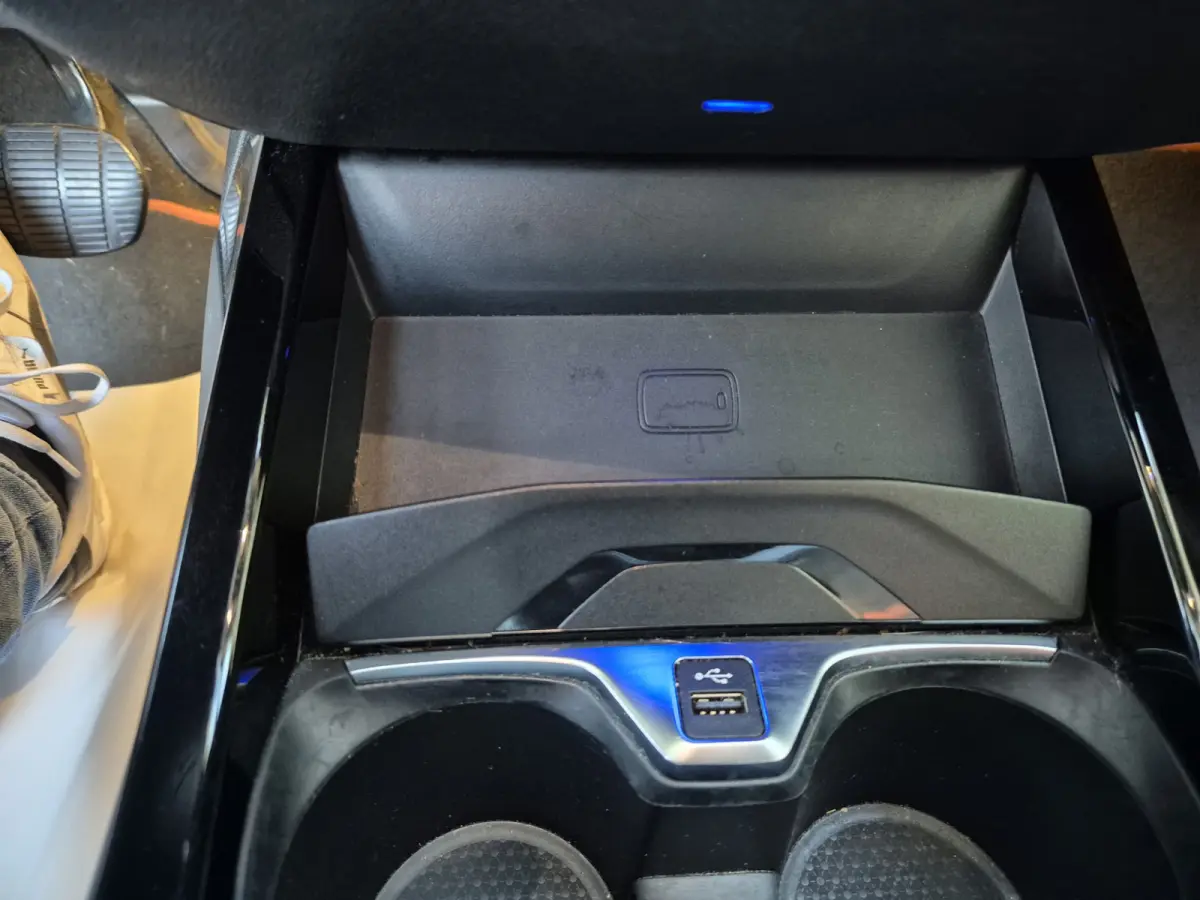 High Executive Achteruitrijcamera Cruise Navigatie CarPlay LM Velgen Sport stoelen