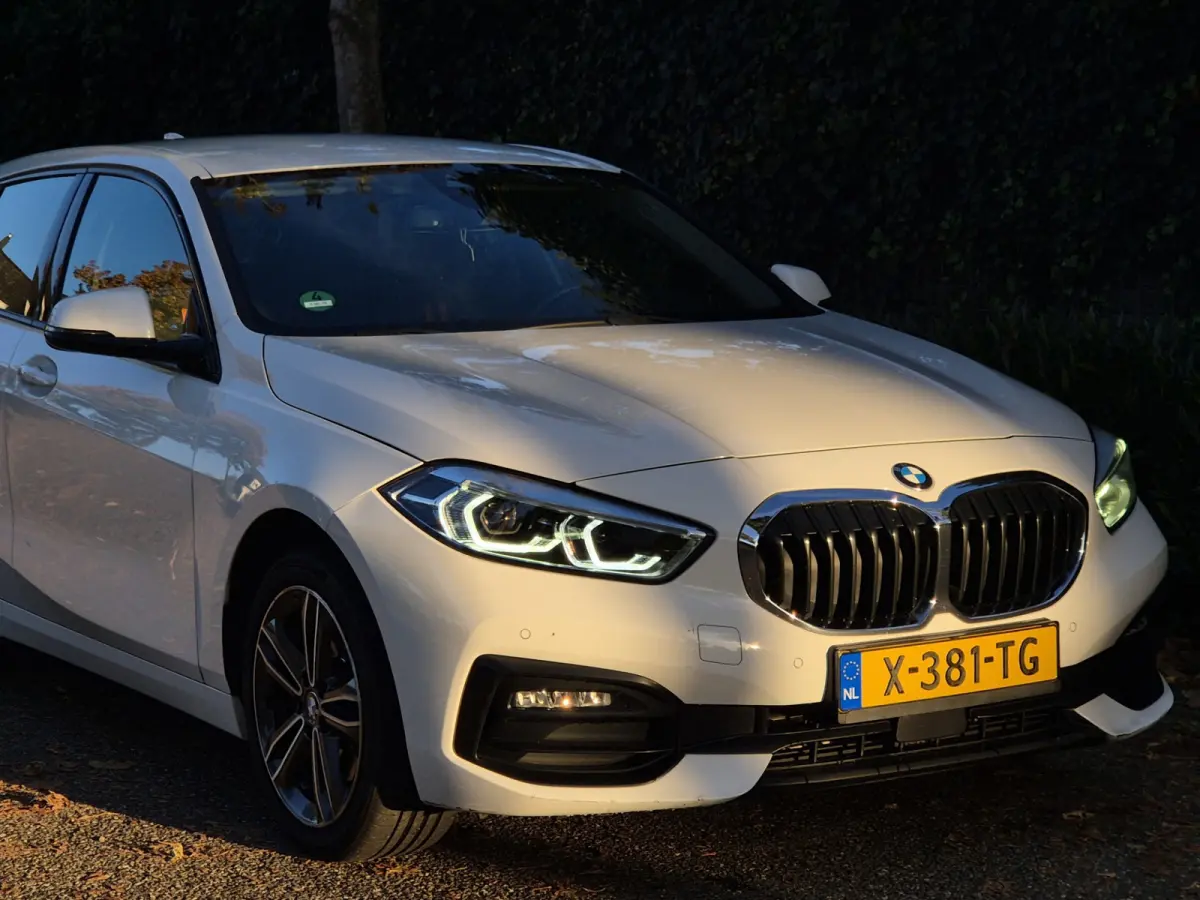 High Executive Achteruitrijcamera Cruise Navigatie CarPlay LM Velgen Sport stoelen