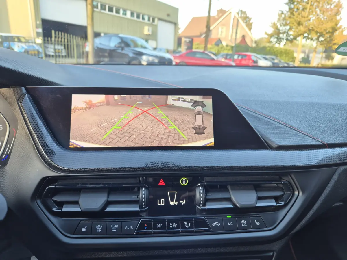 High Executive Achteruitrijcamera Cruise Navigatie CarPlay LM Velgen Sport stoelen