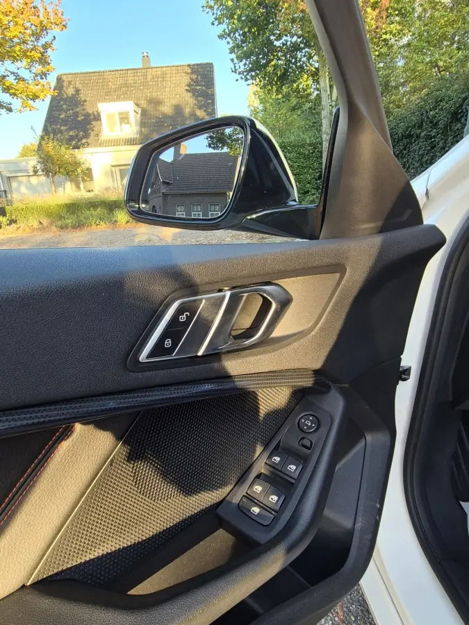 High Executive Achteruitrijcamera Cruise Navigatie CarPlay LM Velgen Sport stoelen