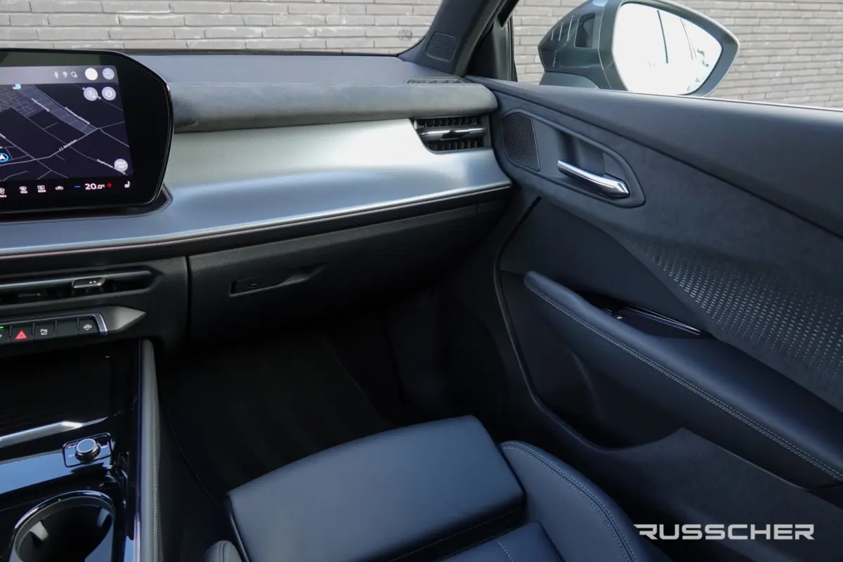 S-Line | e-hybrid 272Pk | Achteruitrijcamera | Virtual Cockpit | 19'' | Indium Grey