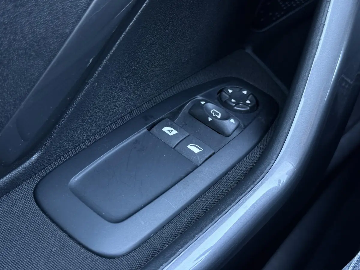 1.2 PureTech Blue Lion 2e Eigenaar|Navi|Carplay|Airco|Cruise|PDC|N.A.P|APK tot 05-2027