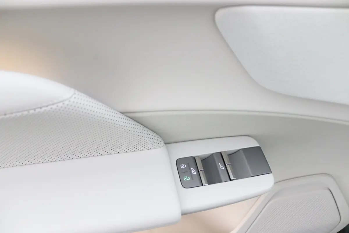 P10 AWD Ultra 95 kWh | Bowers&Wilkins | Stoelventilatie | Elektromagnetisch Dak | 22 inch |