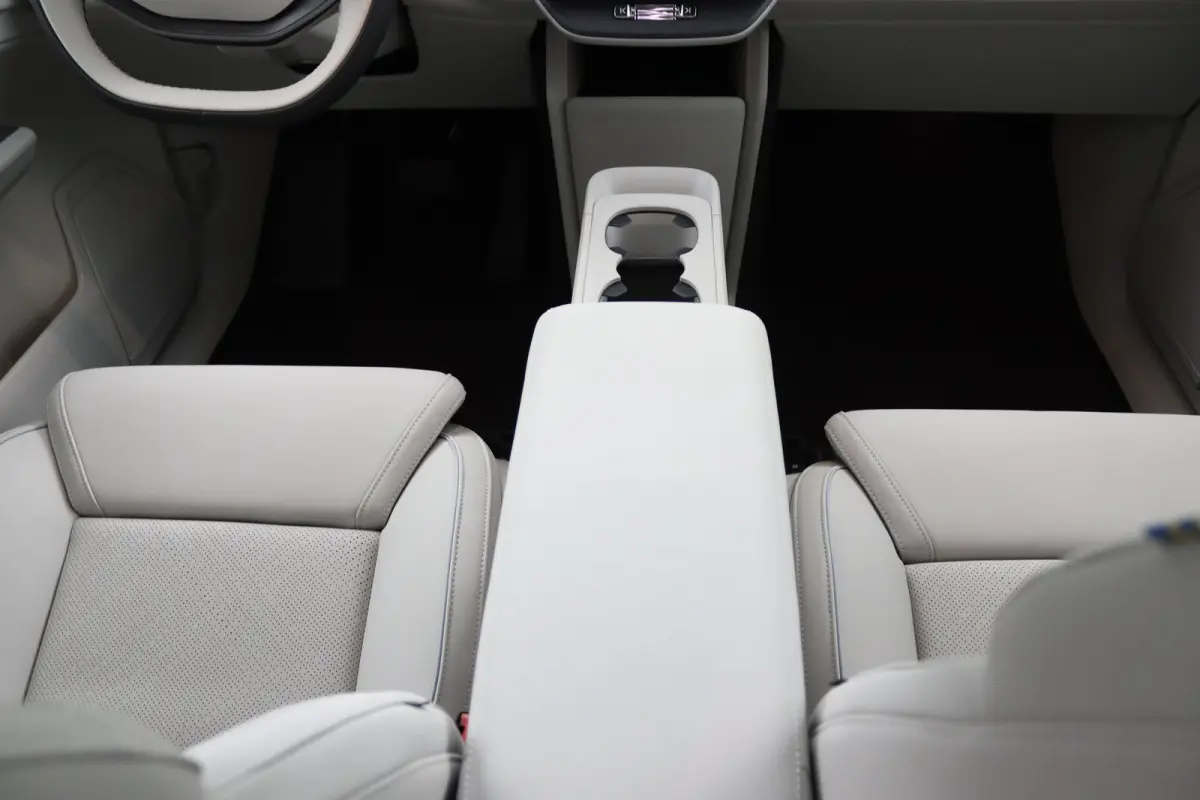 P10 AWD Ultra 95 kWh | Bowers&Wilkins | Stoelventilatie | Elektromagnetisch Dak | 22 inch |