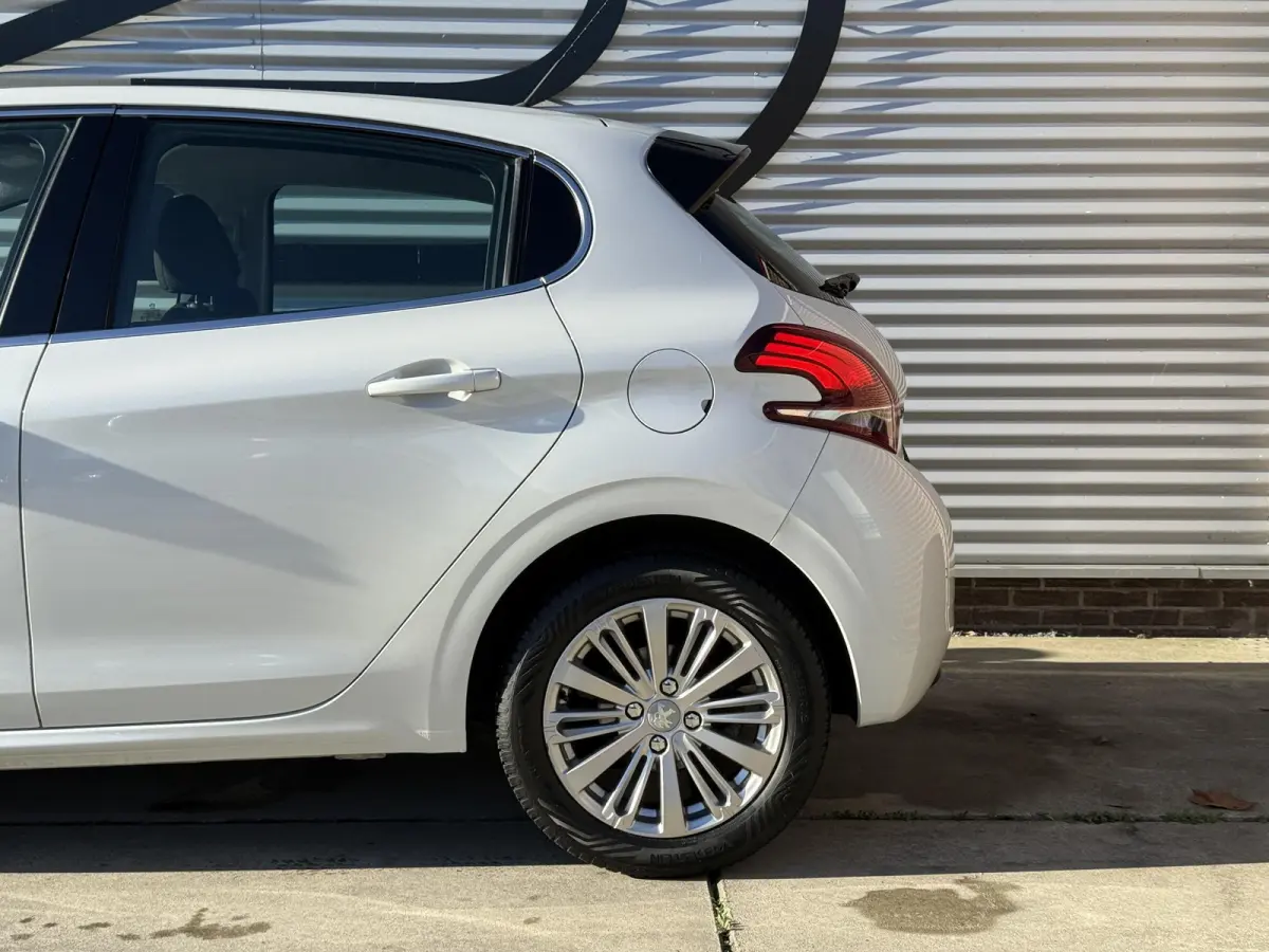 1.6 BlueHDi Blue Lease Executive 2e Eigenaar|Navi|Carplay|Clima|Cruise|PDC|N.A.P|Nieuwe APK bij Aflevering