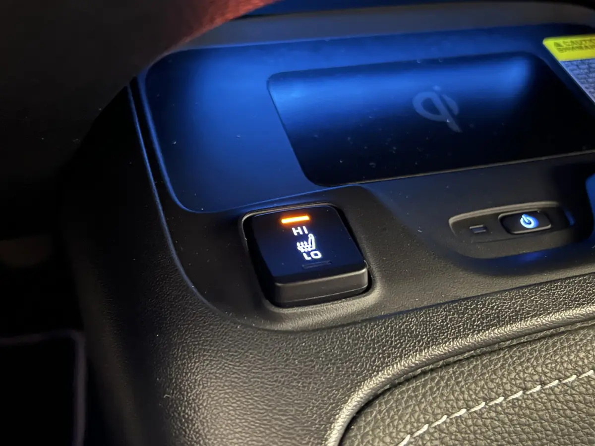 1.8 Hybrid Executive | Navigatie/Android/Apple Carplay | LM Velgen 17" | Voorstoelen Verwarmd | Achteruitrijcamera | Cruise Control Adaptief | Airco |