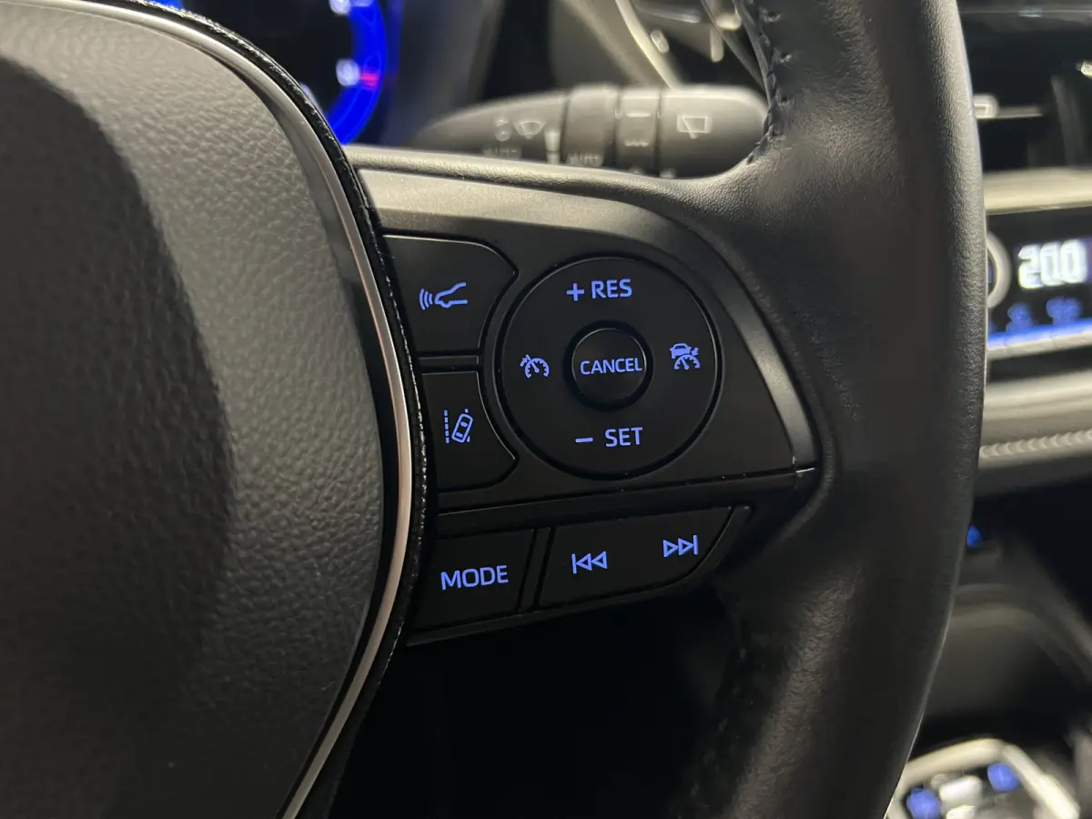1.8 Hybrid Executive | Navigatie/Android/Apple Carplay | LM Velgen 17" | Voorstoelen Verwarmd | Achteruitrijcamera | Cruise Control Adaptief | Airco |