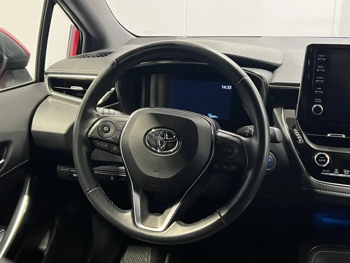1.8 Hybrid Executive | Navigatie/Android/Apple Carplay | LM Velgen 17" | Voorstoelen Verwarmd | Achteruitrijcamera | Cruise Control Adaptief | Airco |