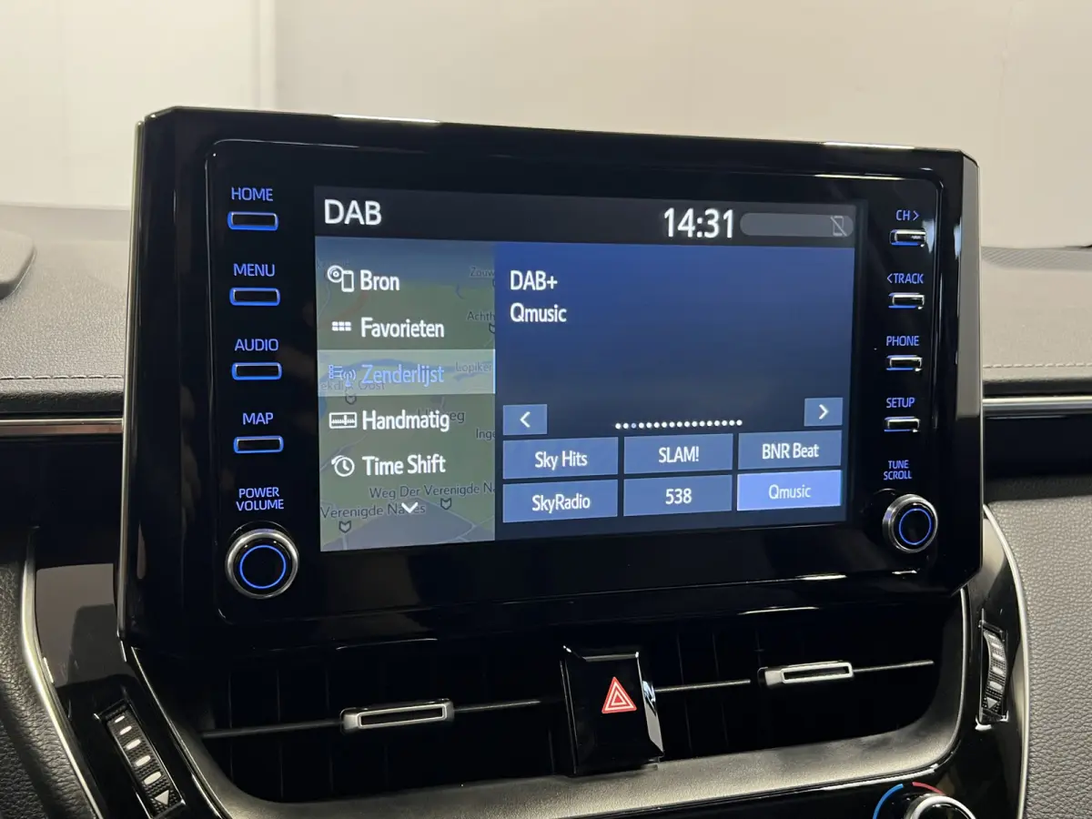 1.8 Hybrid Executive | Navigatie/Android/Apple Carplay | LM Velgen 17" | Voorstoelen Verwarmd | Achteruitrijcamera | Cruise Control Adaptief | Airco |