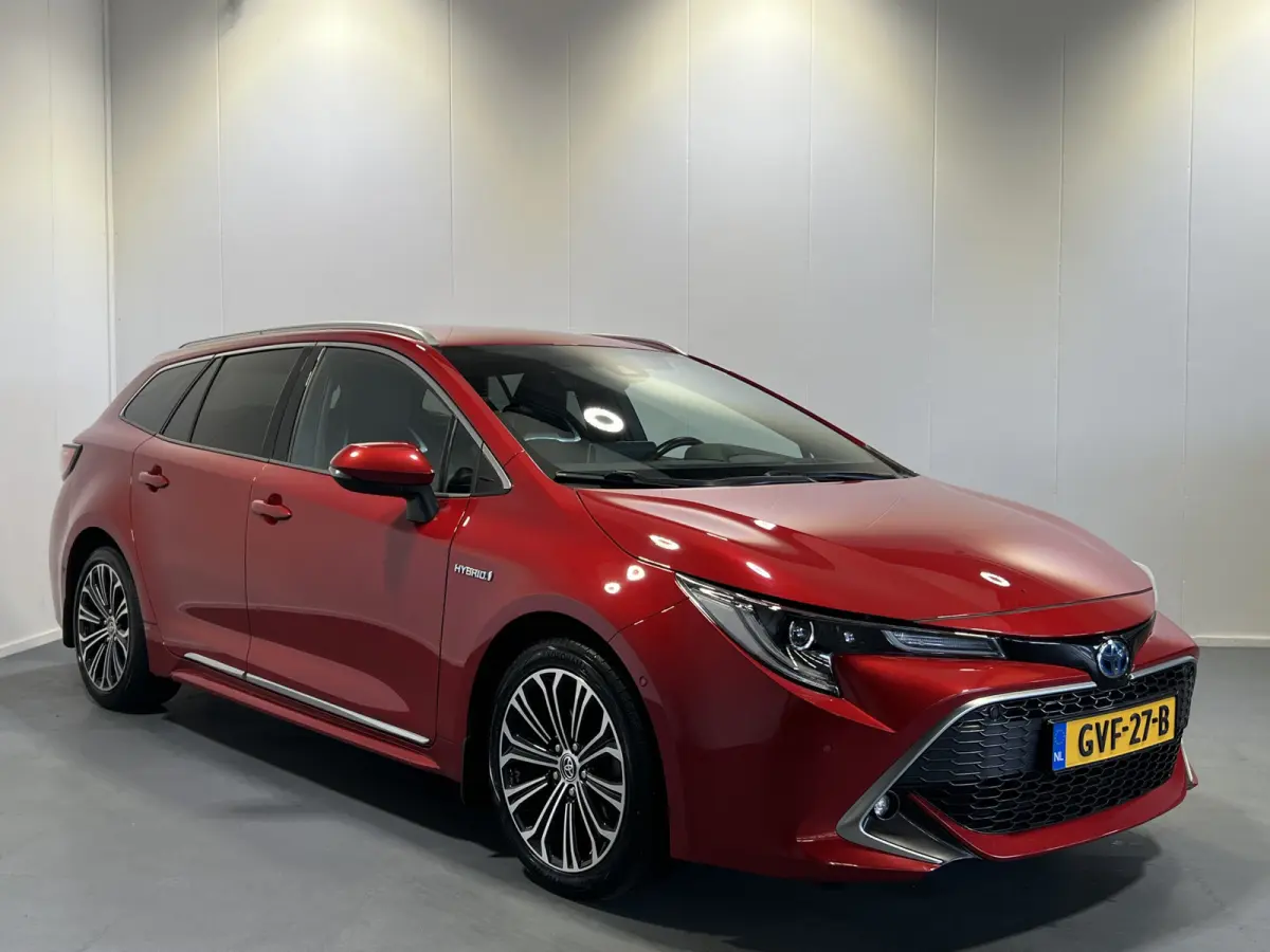 1.8 Hybrid Executive | Navigatie/Android/Apple Carplay | LM Velgen 17" | Voorstoelen Verwarmd | Achteruitrijcamera | Cruise Control Adaptief | Airco |