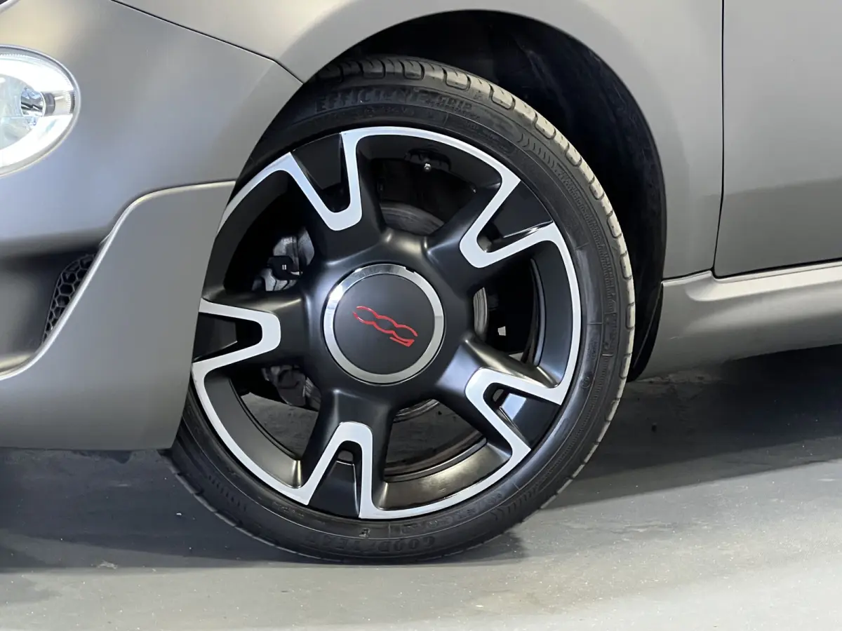 1.0 Hybrid Sport | GRIGIO ASFALTO | Navigatie/Android/Apple Carplay | LM Velgen 16" | Panoramadak | Cruise Control | Airco Automatisch |