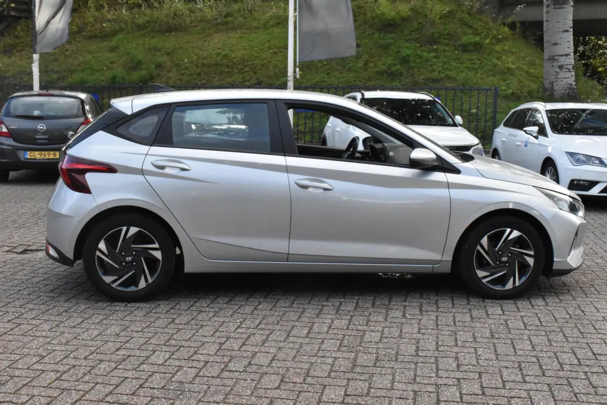 1.2 MPI Comfort 1e Eigenaar | Camera | Carplay Navigatie | BSM | Airco | 12 mnd BOVAG garantie | Whatsapp 06-53188999