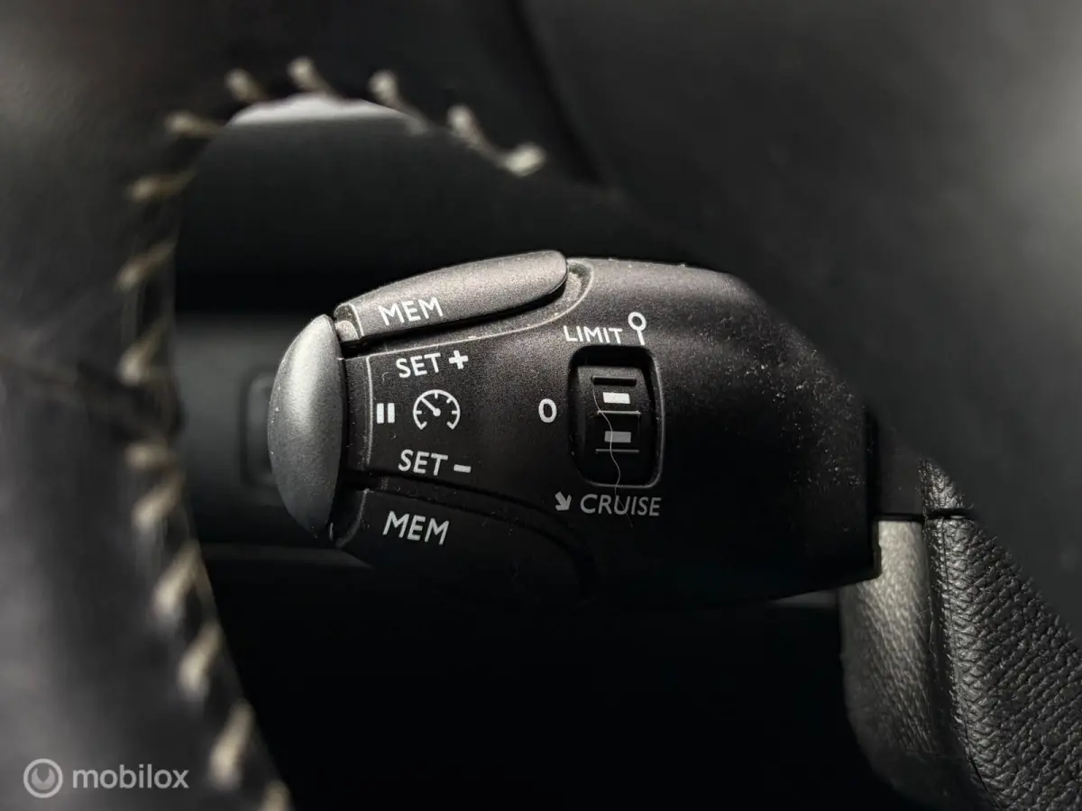 1.2 PureTech Allure|CAMERA|PANO|D-RIEM VV|NL AUTO