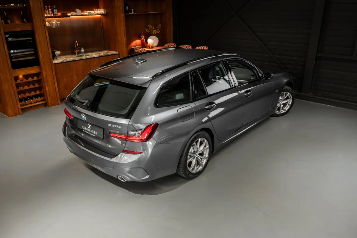 330e High Executive | M Sport | Alcantara Spotstoelen | Stuurwielverwarming