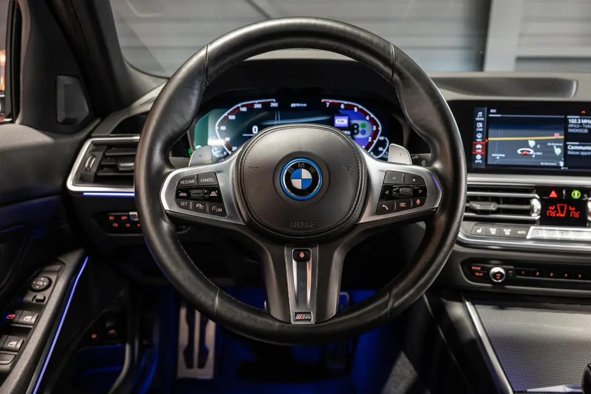 330e High Executive | M Sport | Alcantara Spotstoelen | Stuurwielverwarming