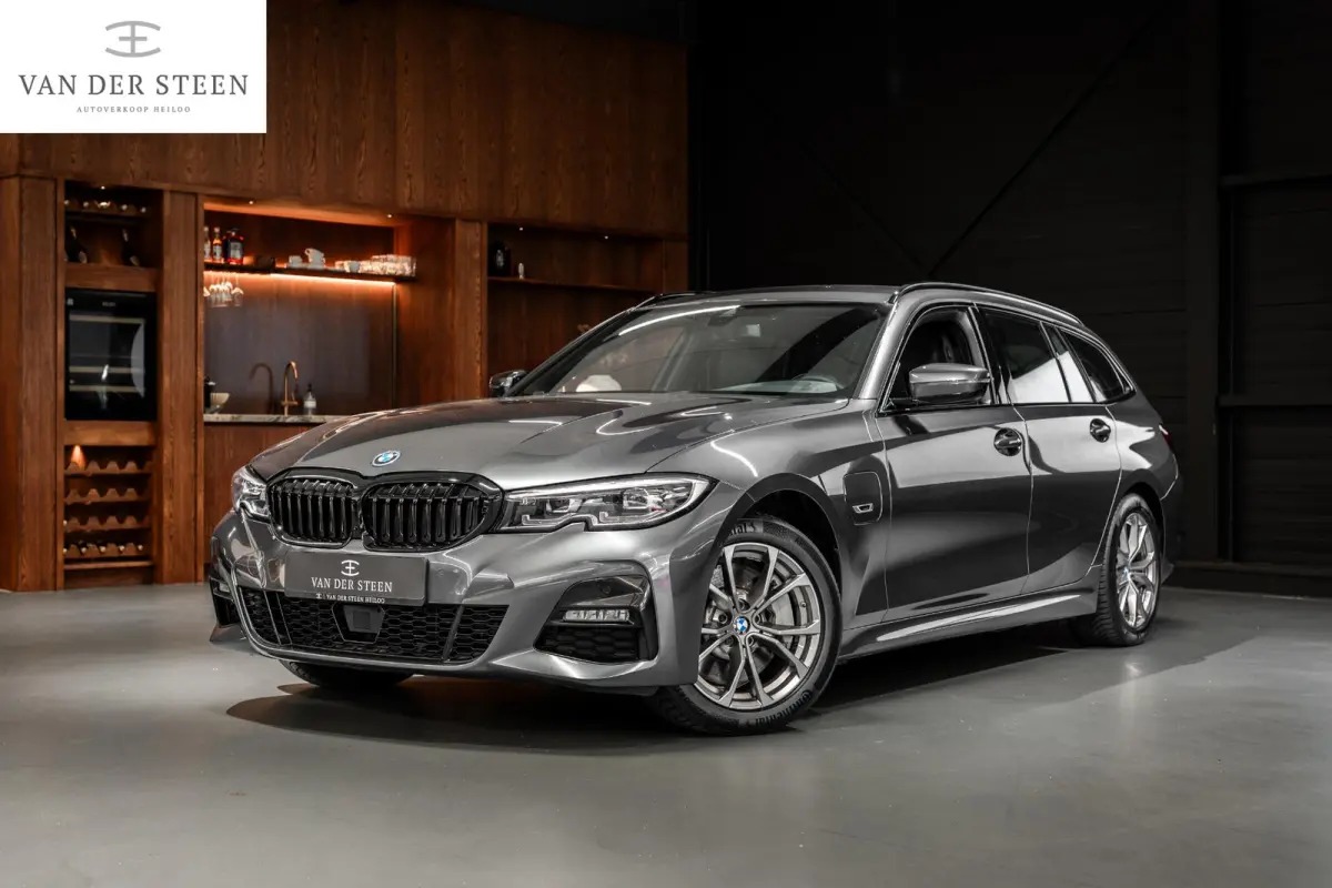 330e High Executive | M Sport | Alcantara Spotstoelen | Stuurwielverwarming