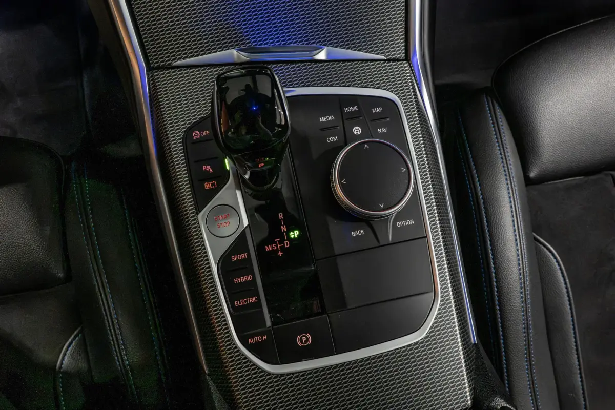 330e High Executive | M Sport | Alcantara Spotstoelen | Stuurwielverwarming