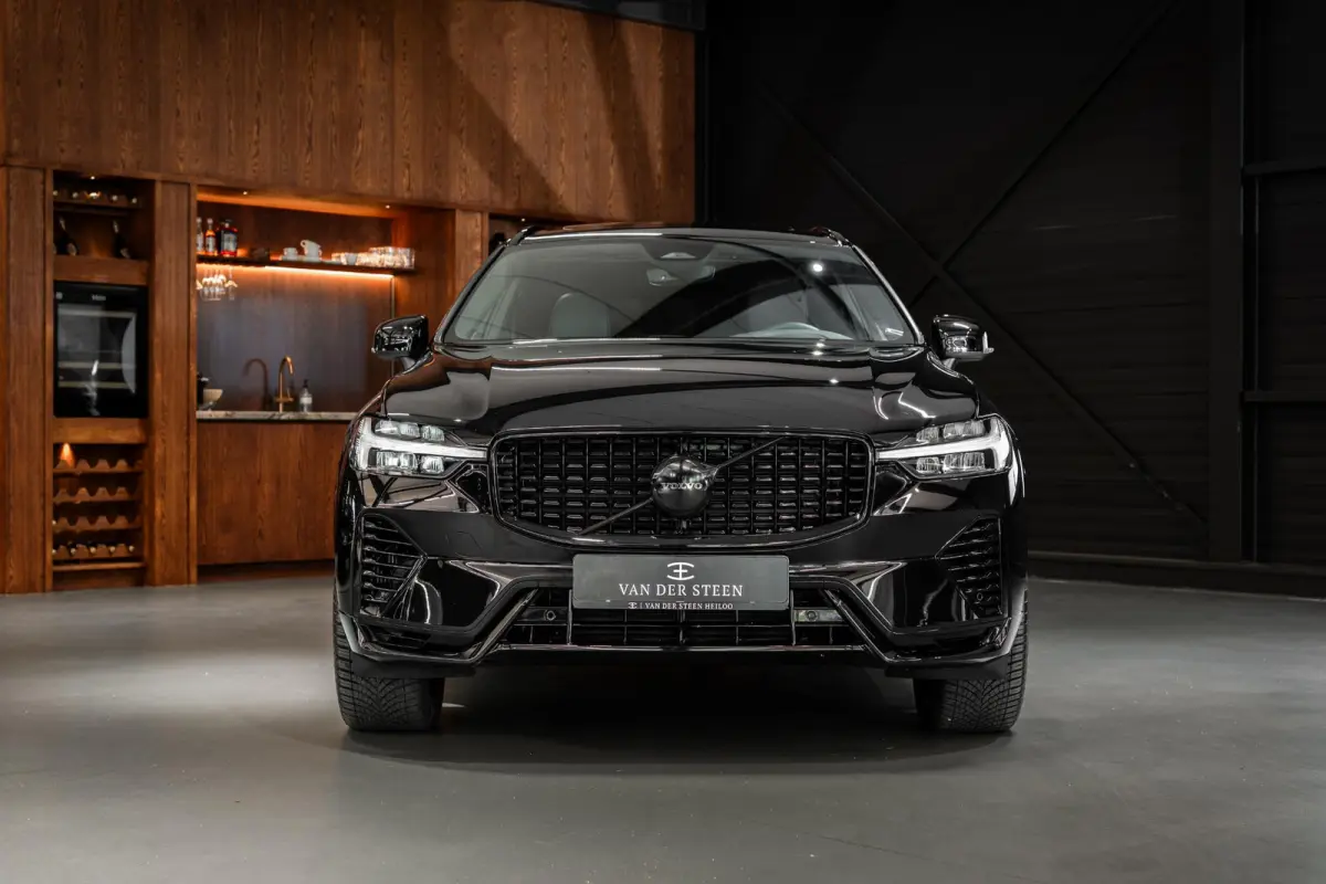2.0 T6 Plug-in hybrid AWD Ultimate Black Edition Nieuw | R Design