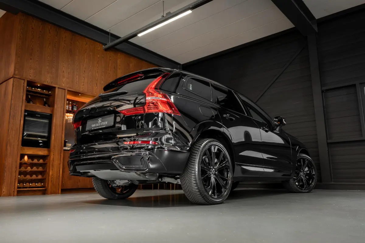 2.0 T6 Plug-in hybrid AWD Ultimate Black Edition Nieuw | R Design