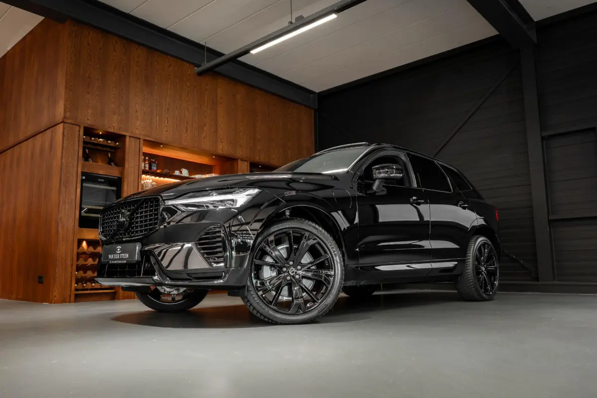 2.0 T6 Plug-in hybrid AWD Ultimate Black Edition Nieuw | R Design