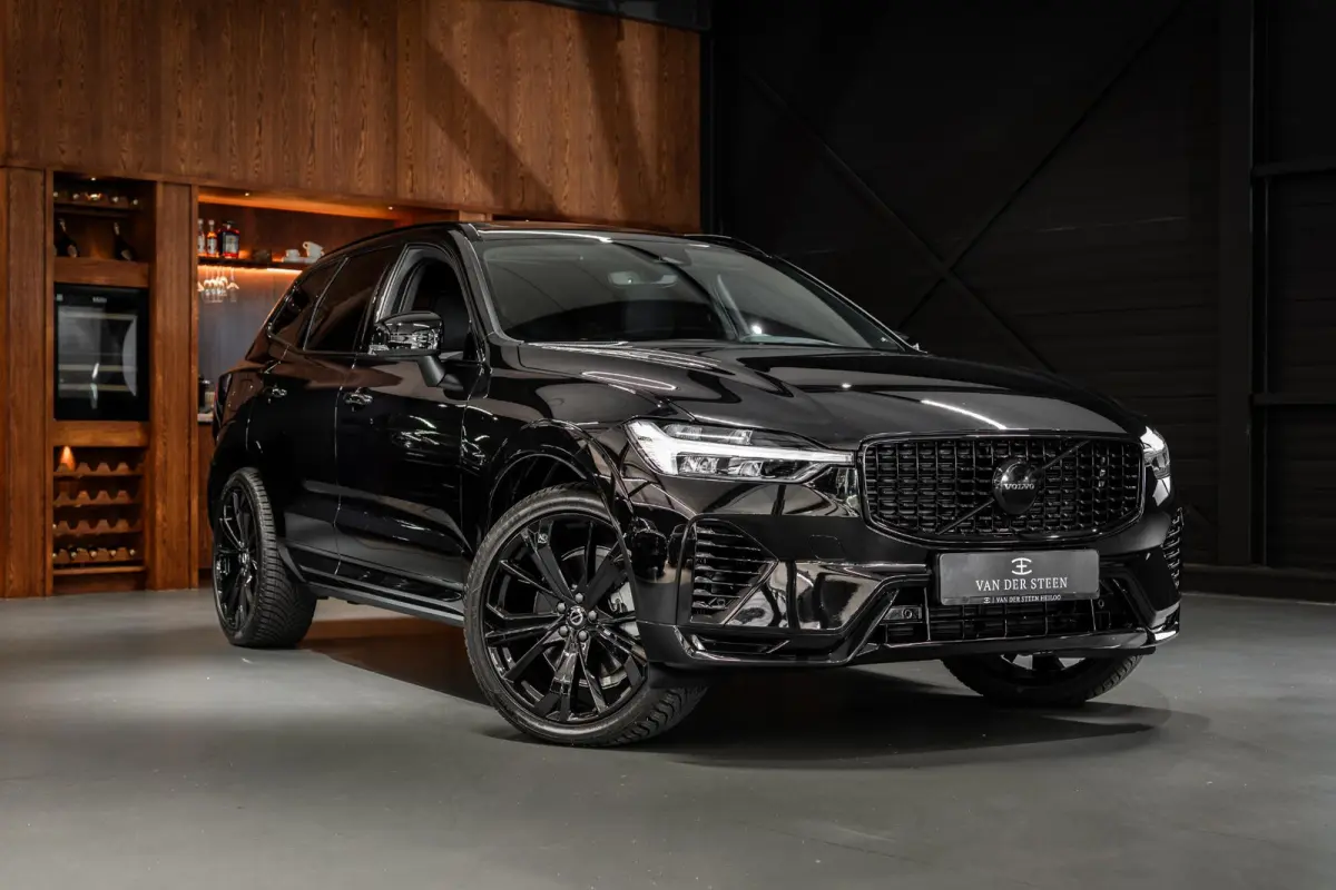 2.0 T6 Plug-in hybrid AWD Ultimate Black Edition Nieuw | R Design