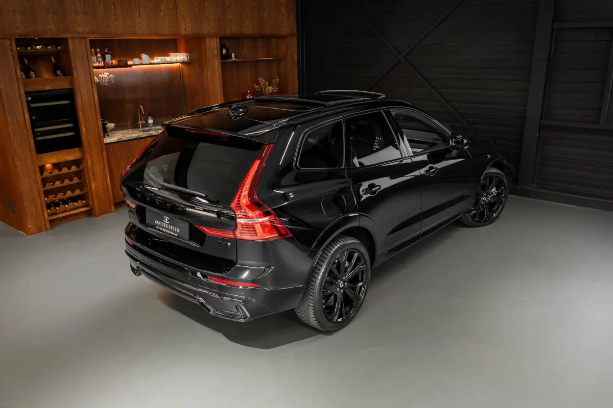2.0 T6 Plug-in hybrid AWD Ultimate Black Edition Nieuw | R Design