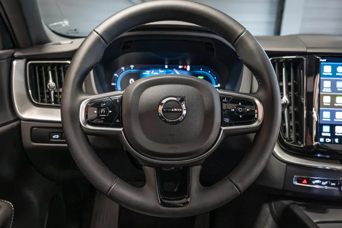 2.0 T6 Plug-in hybrid AWD Ultimate Black Edition Nieuw | R Design