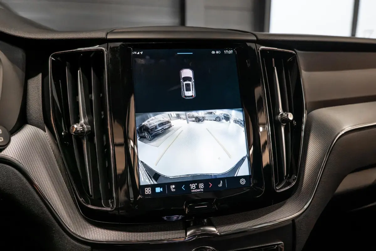 2.0 T6 Plug-in hybrid AWD Ultimate Black Edition Nieuw | R Design