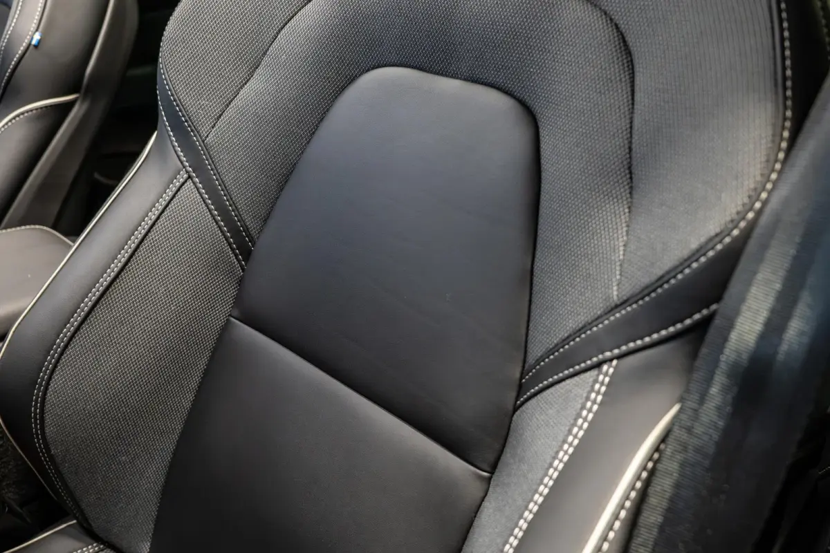 2.0 T6 Plug-in hybrid AWD Ultimate Black Edition Nieuw | R Design