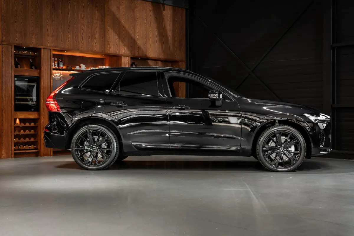 2.0 T6 Plug-in hybrid AWD Ultimate Black Edition Nieuw | R Design