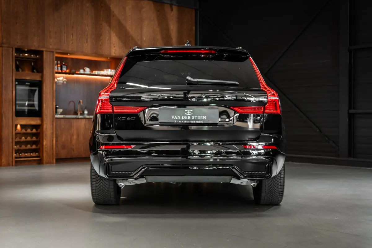 2.0 T6 Plug-in hybrid AWD Ultimate Black Edition Nieuw | R Design