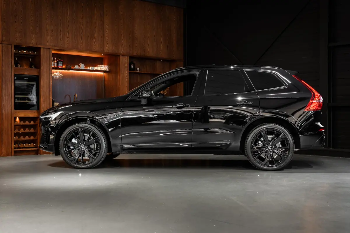 2.0 T6 Plug-in hybrid AWD Ultimate Black Edition Nieuw | R Design