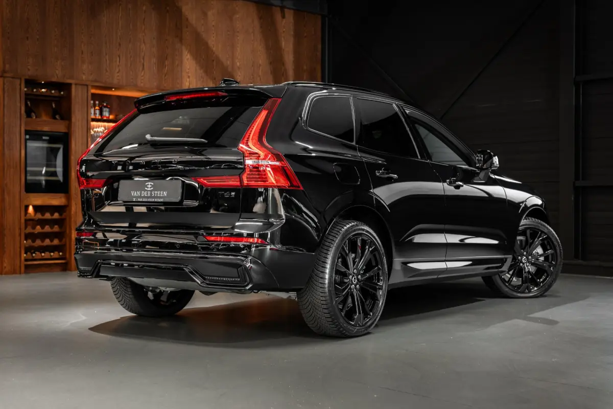 2.0 T6 Plug-in hybrid AWD Ultimate Black Edition Nieuw | R Design