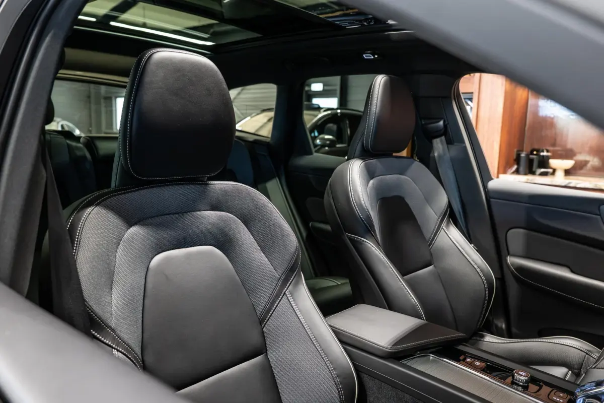 2.0 T6 Plug-in hybrid AWD Ultimate Black Edition Nieuw | R Design