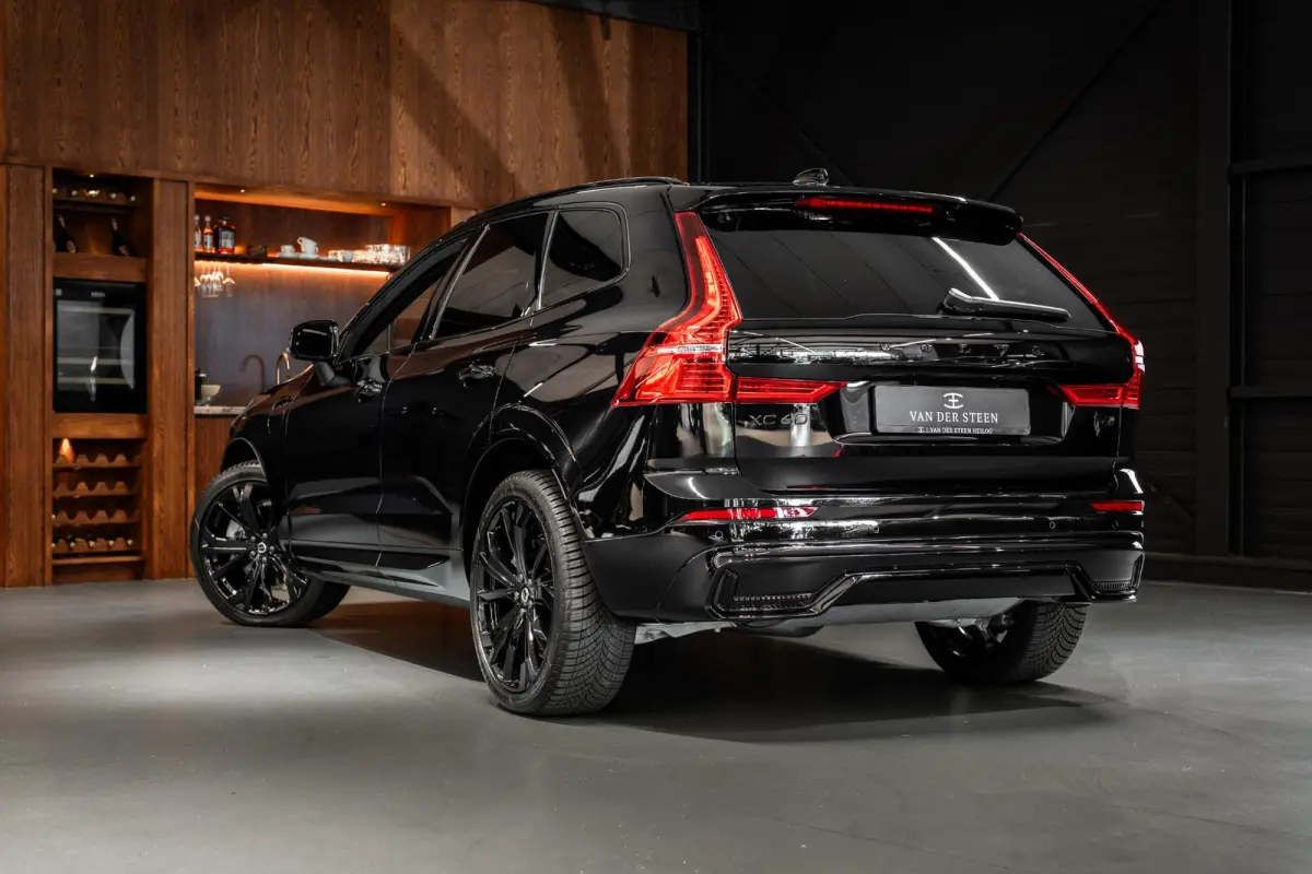 2.0 T6 Plug-in hybrid AWD Ultimate Black Edition Nieuw | R Design