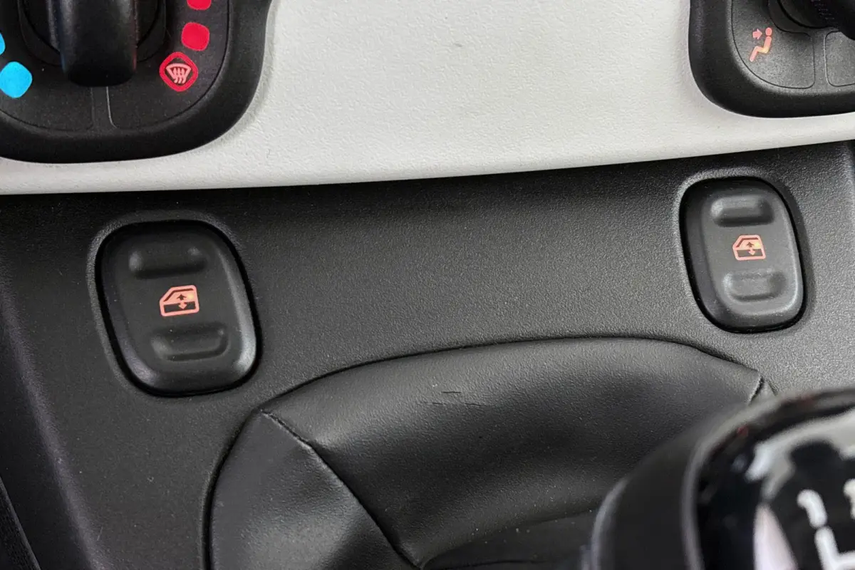 1.0 Hybrid Pandina Airco Apple CarPlay Cruise Control