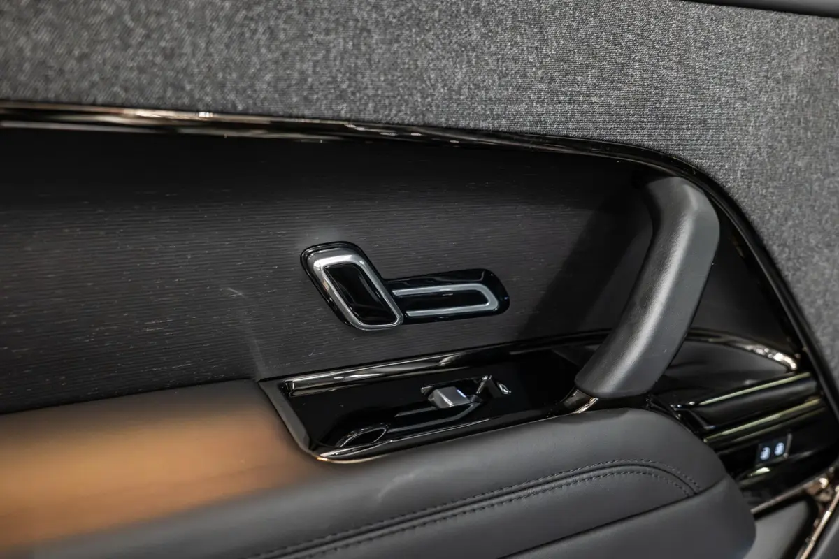 3.0 P550e Autobiography PHEV Achterasbesturing | Stoelventilatie V&A | Schuifdak | Fabrieksgarantie 10-2028