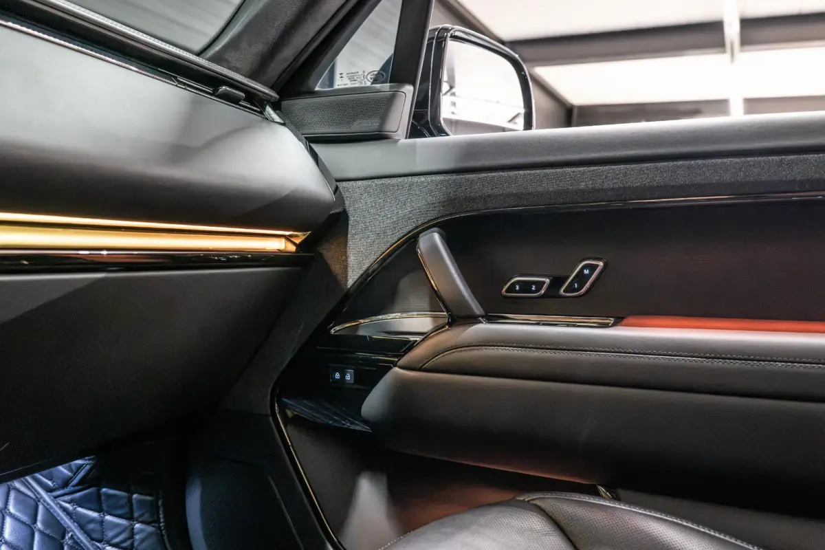 3.0 P550e Autobiography PHEV Achterasbesturing | Stoelventilatie V&A | Schuifdak | Fabrieksgarantie 10-2028