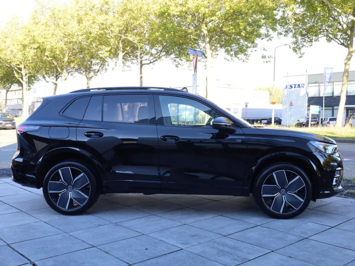 1.5 eHybrid R-Line 272PK | Full Options | Panodak | Leer | H&K | 360° | Black Style | Head-up | Memory | Stoel Ventilatie | Elektrische kofferklep | Garantie 2031 |
