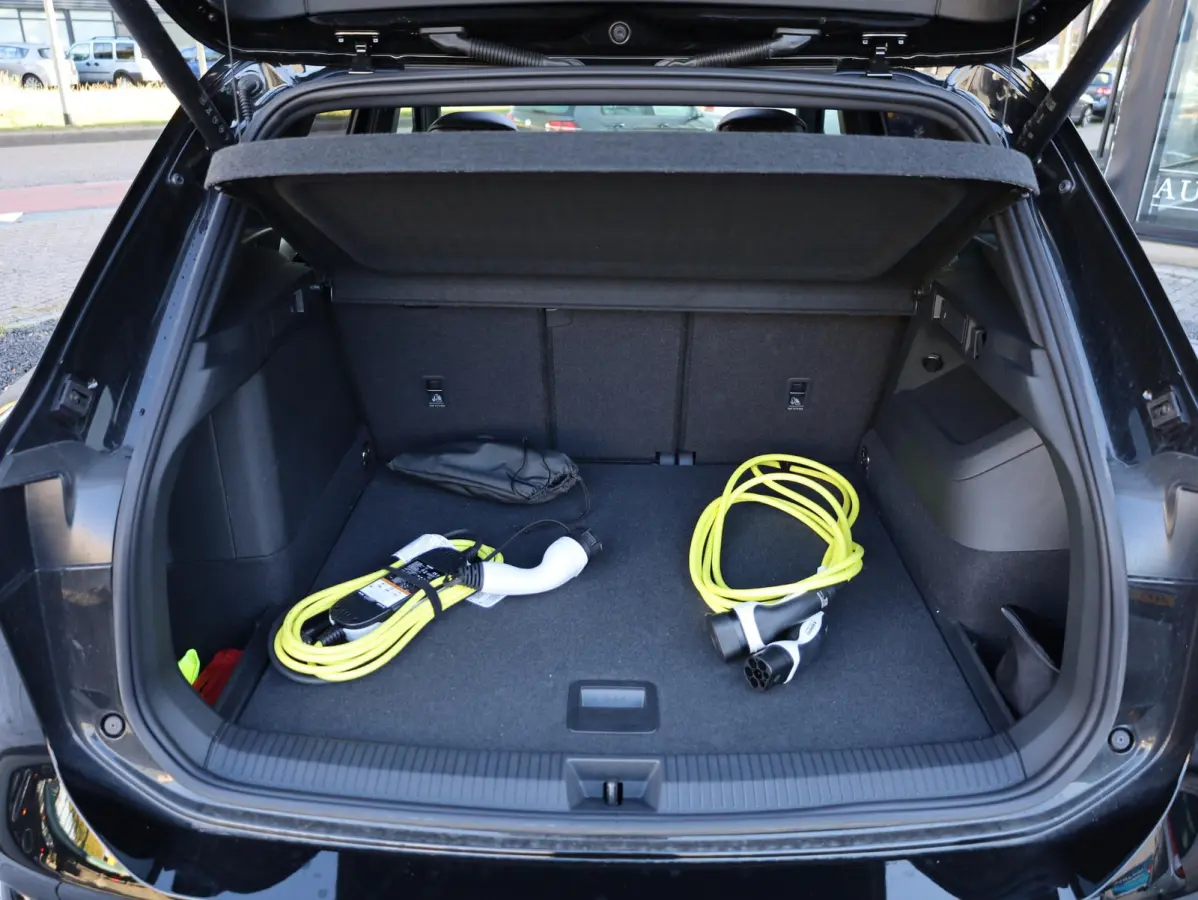 1.5 eHybrid R-Line 272PK | Full Options | Panodak | Leer | H&K | 360° | Black Style | Head-up | Memory | Stoel Ventilatie | Elektrische kofferklep | Garantie 2031 |