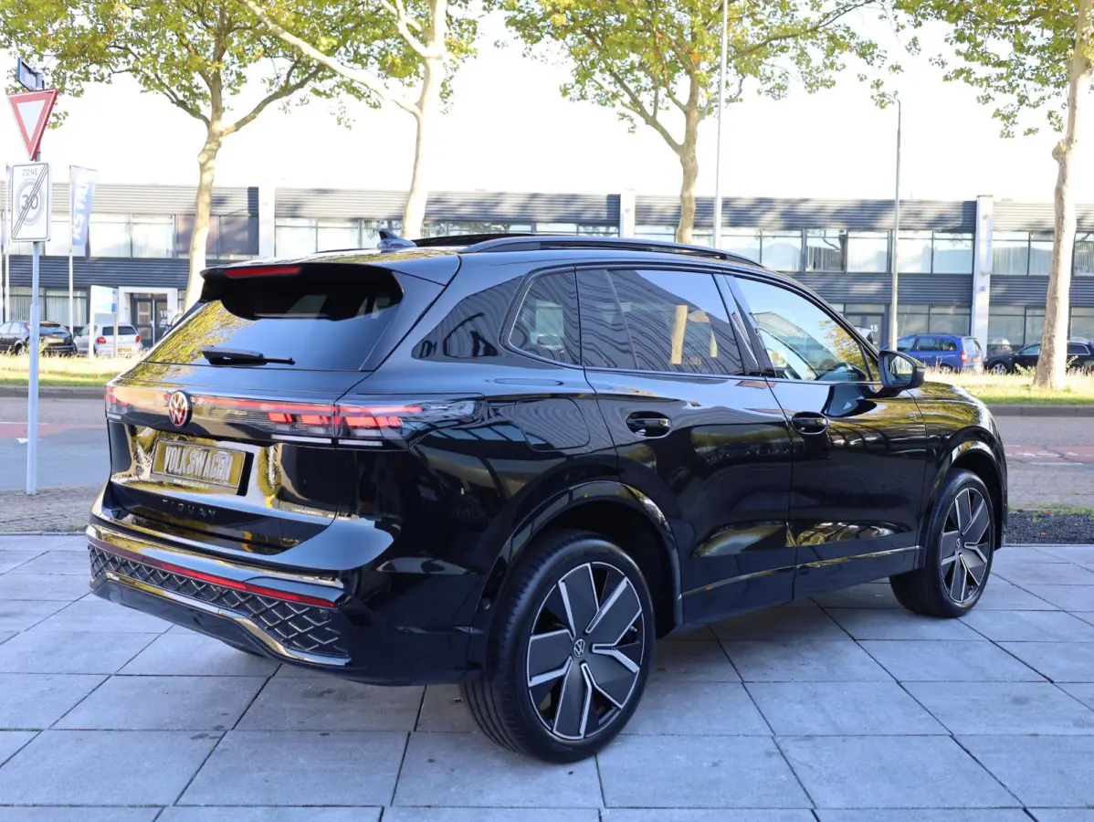 1.5 eHybrid R-Line 272PK | Full Options | Panodak | Leer | H&K | 360° | Black Style | Head-up | Memory | Stoel Ventilatie | Elektrische kofferklep | Garantie 2031 |