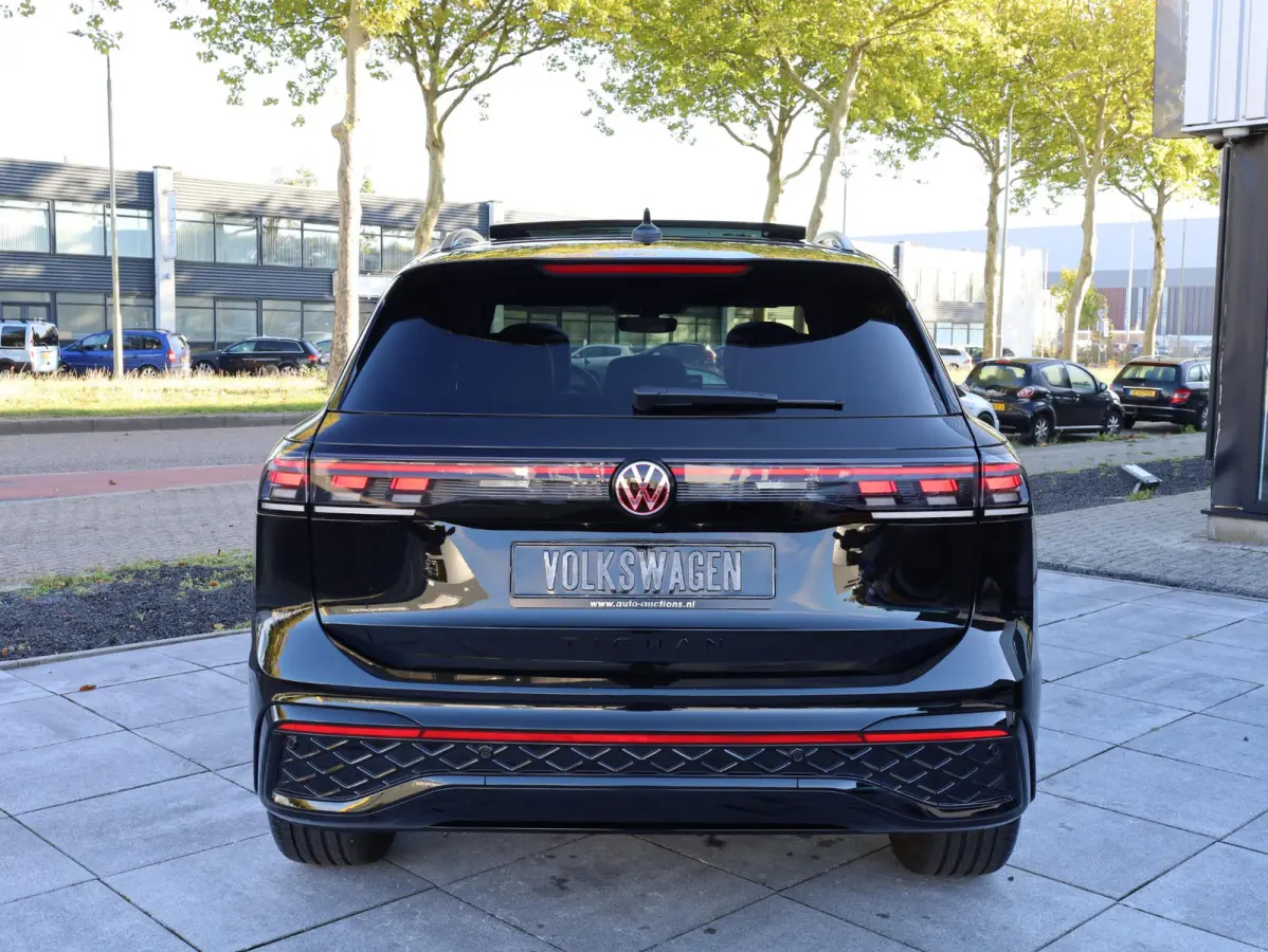 1.5 eHybrid R-Line 272PK | Full Options | Panodak | Leer | H&K | 360° | Black Style | Head-up | Memory | Stoel Ventilatie | Elektrische kofferklep | Garantie 2031 |
