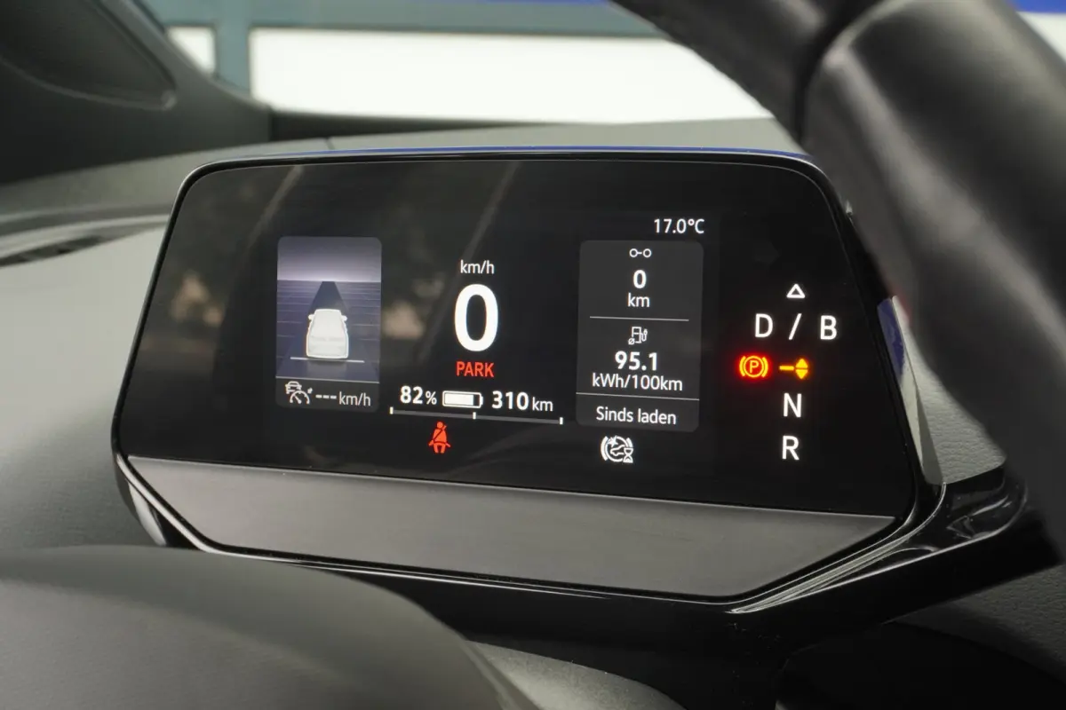 First 77 kWh+Led+Navigatie+Camera+Leder+trekhaak+20"Lmv+ 88% SOH DECEMB 2020= RIJKLAAR !!