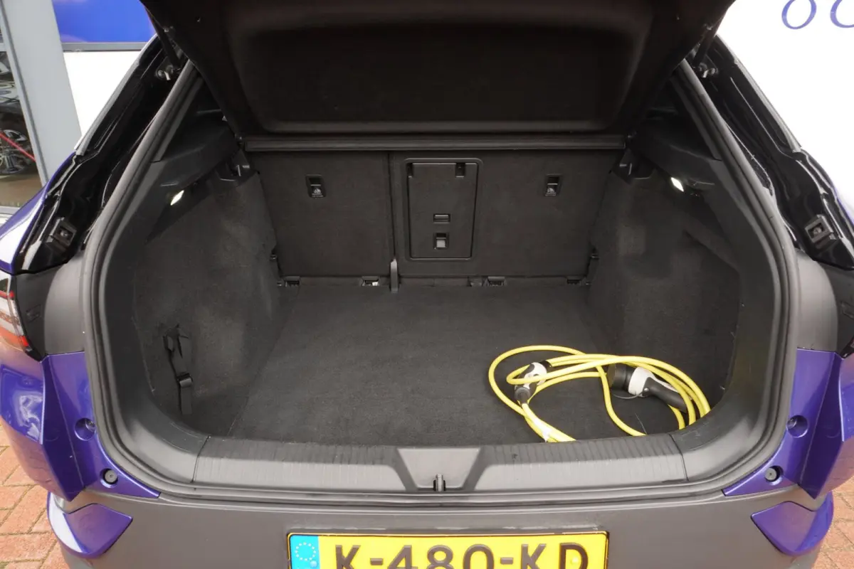 First 77 kWh+Led+Navigatie+Camera+Leder+trekhaak+20"Lmv+ 88% SOH DECEMB 2020= RIJKLAAR !!
