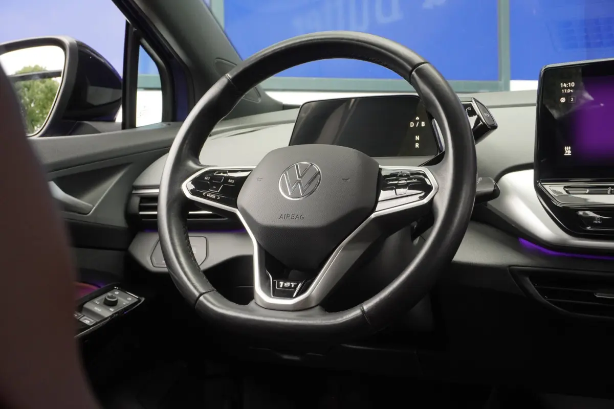 First 77 kWh+Led+Navigatie+Camera+Leder+trekhaak+20"Lmv+ 88% SOH DECEMB 2020= RIJKLAAR !!