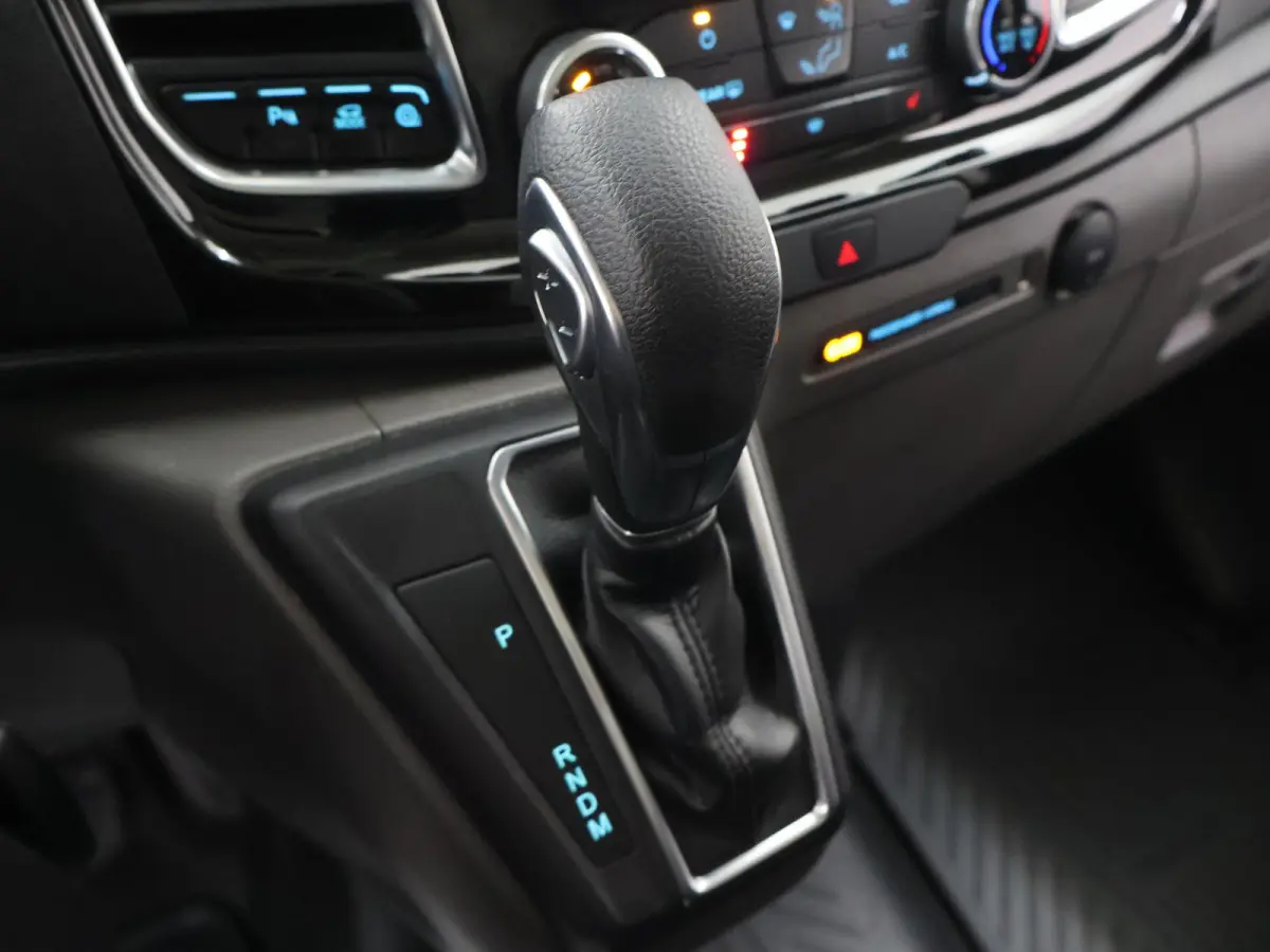 290 | 2.0 TDCI | AUT. | L1 H1 | SPORT | TREKHAAK | PARKEERCAMERA | APPLE CARPLAY | STOELVERWARMING | 2-ZITS | CRUISE CONTROL